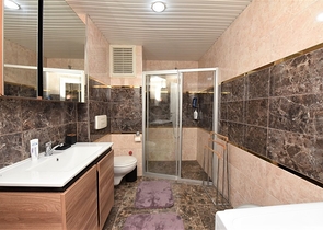 دوبلكس عائلية 4 غرف وصالة -جانب مول الانيوم -في اوبا / الانيا 