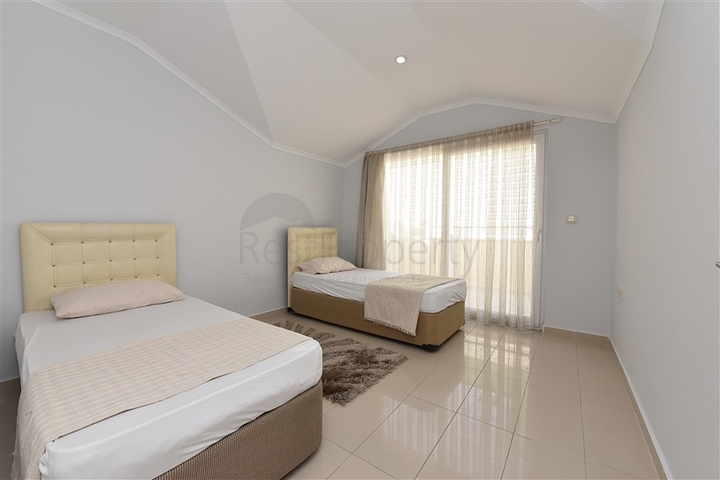 شقة مؤثثة في قلب مدينة ألانيا للبيع 