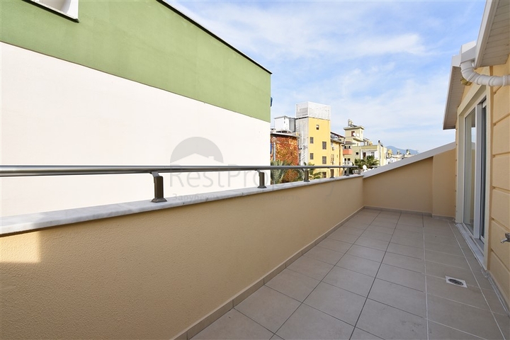 شقة مؤثثة في قلب مدينة ألانيا للبيع 