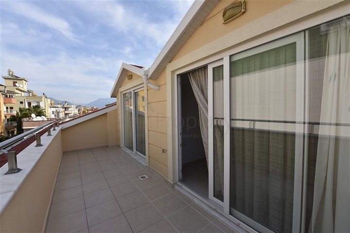 شقة مؤثثة في قلب مدينة ألانيا للبيع 