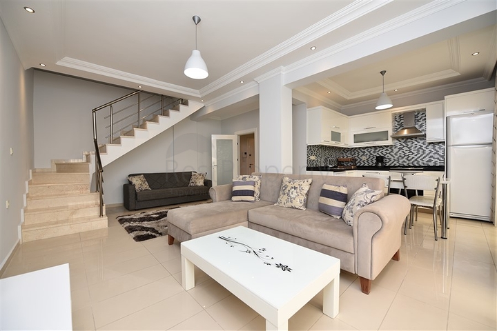 شقة مؤثثة في قلب مدينة ألانيا للبيع 