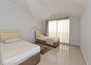 شقة مؤثثة في قلب مدينة ألانيا للبيع 