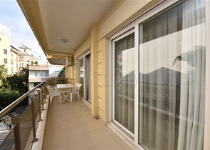 شقة مؤثثة في قلب مدينة ألانيا للبيع 