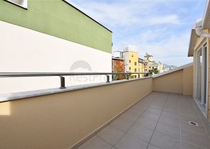 شقة مؤثثة في قلب مدينة ألانيا للبيع 