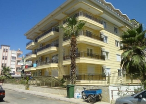 شقة مؤثثة في قلب مدينة ألانيا للبيع 