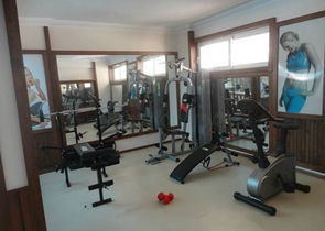 شقة مؤثثة في قلب مدينة ألانيا للبيع 