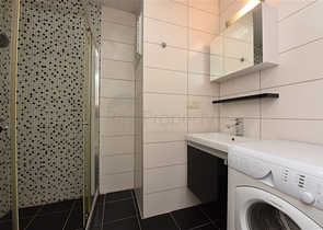 شقة مؤثثة في قلب مدينة ألانيا للبيع 