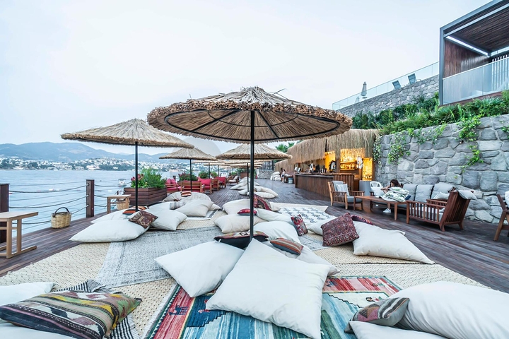 مجمع النخبة مع مفهوم الفندق على الساحل الأول في منطقة ياليكافاك