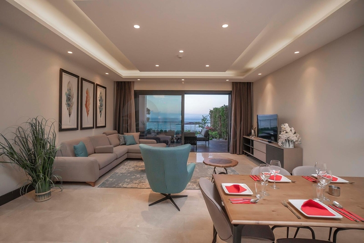 مجمع النخبة مع مفهوم الفندق على الساحل الأول في منطقة ياليكافاك