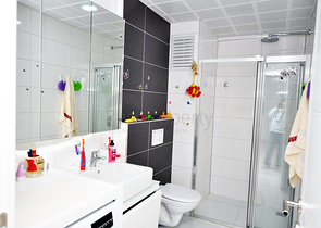 شقق للبيع في الانيا - مجمع حديث - غرفة وصالة -في محمودلار / الانيا 