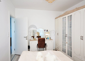 شقق للبيع في الانيا - مجمع حديث - غرفة وصالة -في محمودلار / الانيا 