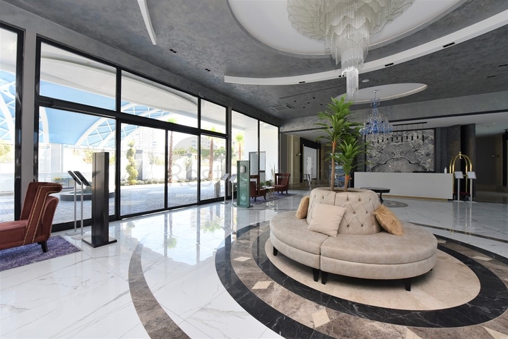 شقق في مهموتلار - تصميم غرفة وصالة -ضمن مجمع حديث فاخر -في محمودلار / الانيا 