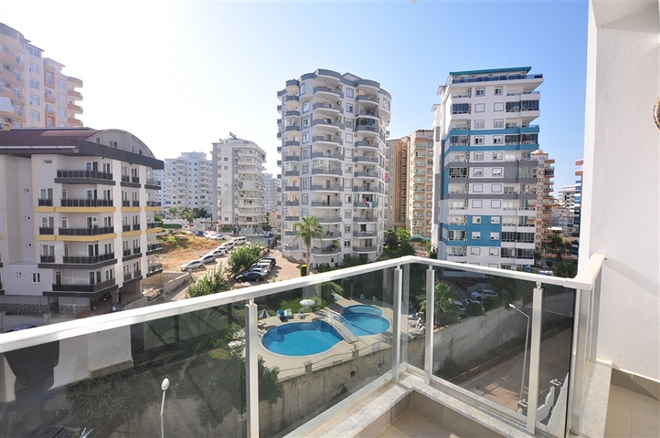 شقق في مهموتلار - تصميم غرفة وصالة -ضمن مجمع حديث فاخر -في محمودلار / الانيا 