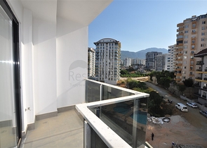 شقق في مهموتلار - تصميم غرفة وصالة -ضمن مجمع حديث فاخر -في محمودلار / الانيا 