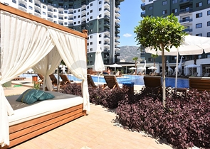 شقق في مهموتلار - تصميم غرفة وصالة -ضمن مجمع حديث فاخر -في محمودلار / الانيا 