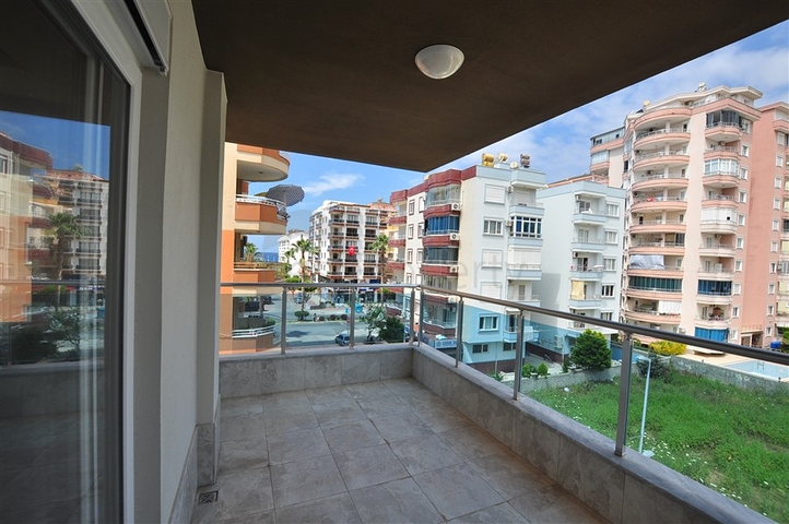 عقارات محمودلار - شقة واسعة غرفة وصالة -قريبة من البحر -في محمودلار/ الانيا 