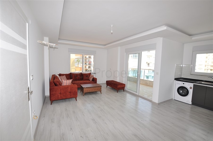 عقارات محمودلار - شقة واسعة غرفة وصالة -قريبة من البحر -في محمودلار/ الانيا 