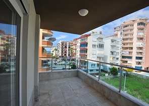 عقارات محمودلار - شقة واسعة غرفة وصالة -قريبة من البحر -في محمودلار/ الانيا 