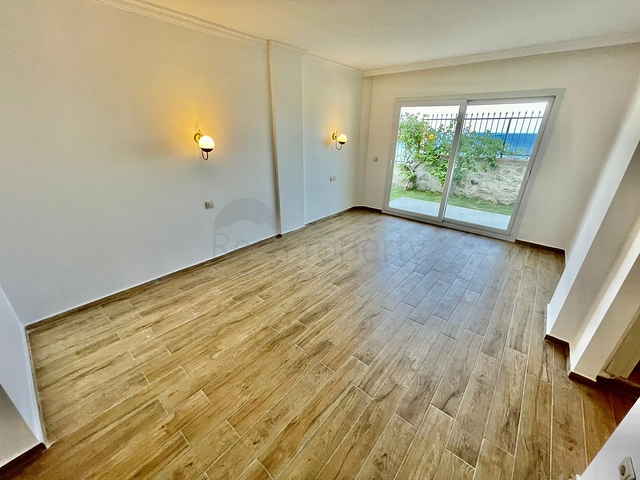 عقارات بودروم - فيلا فاخرة اطلالة بحر -4 غرف وصالة .