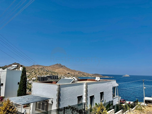 عقارات بودروم - فيلا فاخرة اطلالة بحر -4 غرف وصالة .