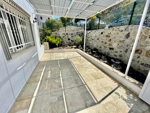 عقارات بودروم - فيلا فاخرة اطلالة بحر -4 غرف وصالة .