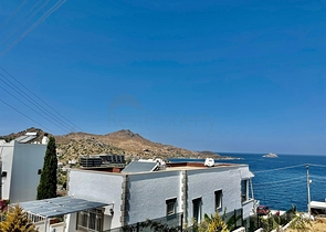 عقارات بودروم - فيلا فاخرة اطلالة بحر -4 غرف وصالة .