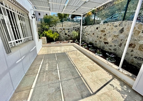 عقارات بودروم - فيلا فاخرة اطلالة بحر -4 غرف وصالة .