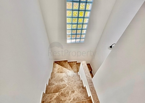 عقارات بودروم - فيلا فاخرة اطلالة بحر -4 غرف وصالة .