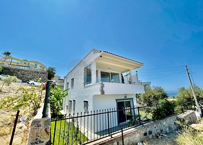 عقارات بودروم - فيلا فاخرة اطلالة بحر -4 غرف وصالة .