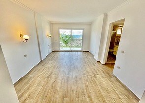 عقارات بودروم - فيلا فاخرة اطلالة بحر -4 غرف وصالة .