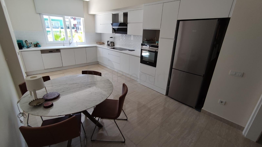 شقق للبيع الانيا - موقع مركزي -4 غرف وصالة -ضمن مجمع فاخر في اوبا /الانيا 