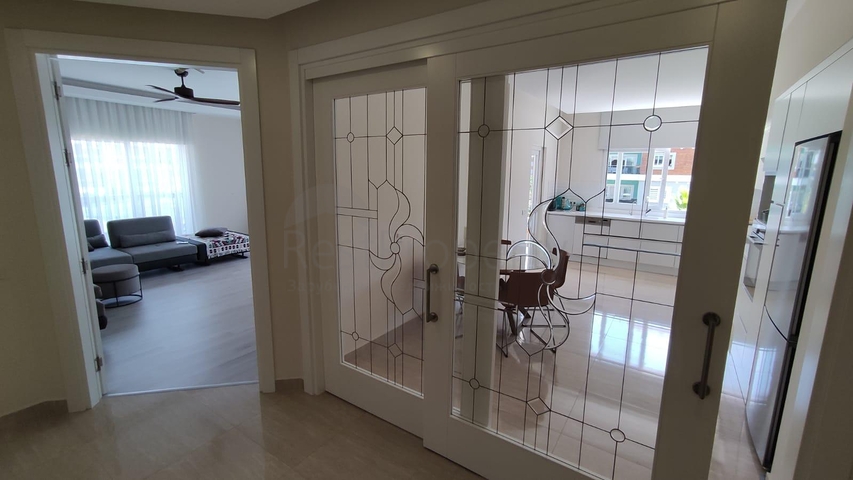 شقق للبيع الانيا - موقع مركزي -4 غرف وصالة -ضمن مجمع فاخر في اوبا /الانيا 