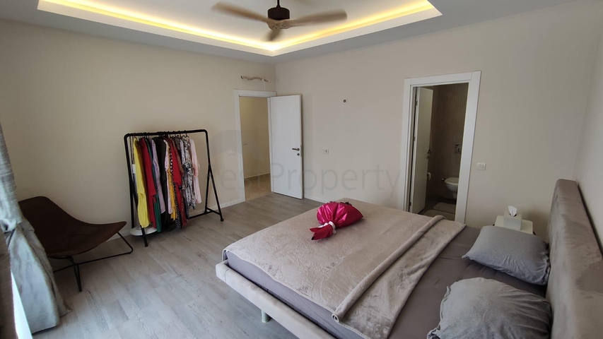 شقق للبيع الانيا - موقع مركزي -4 غرف وصالة -ضمن مجمع فاخر في اوبا /الانيا 