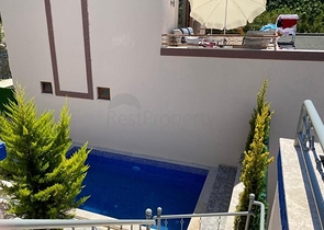 فلل للبيع الانيا - فيلا مستقلة مع مسبح خاص -في كارجي جاك 