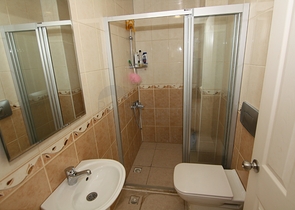 شقق للبيع في جكجلي - 2 غرفة وصالة -مفروشة -ضمن مجمع عائلي -جكجلي / الانيا 