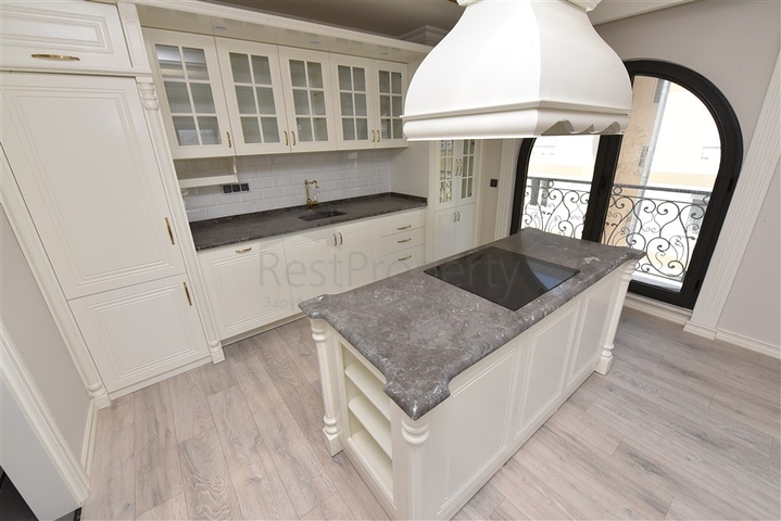 شقق على البحر في الانيا - مجمع بخدمات 5 نجوم - شقة 2 غرفة وصالة -مركز الانيا 