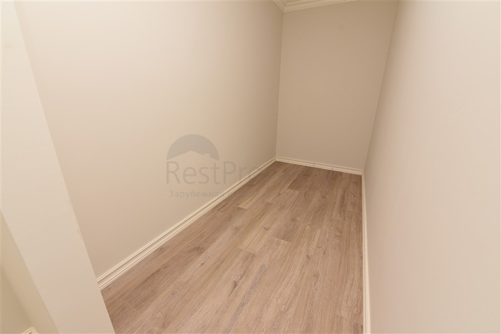 شقق على البحر في الانيا - مجمع بخدمات 5 نجوم - شقة 2 غرفة وصالة -مركز الانيا 