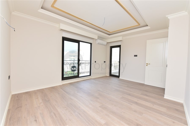 شقق على البحر في الانيا - مجمع بخدمات 5 نجوم - شقة 2 غرفة وصالة -مركز الانيا 