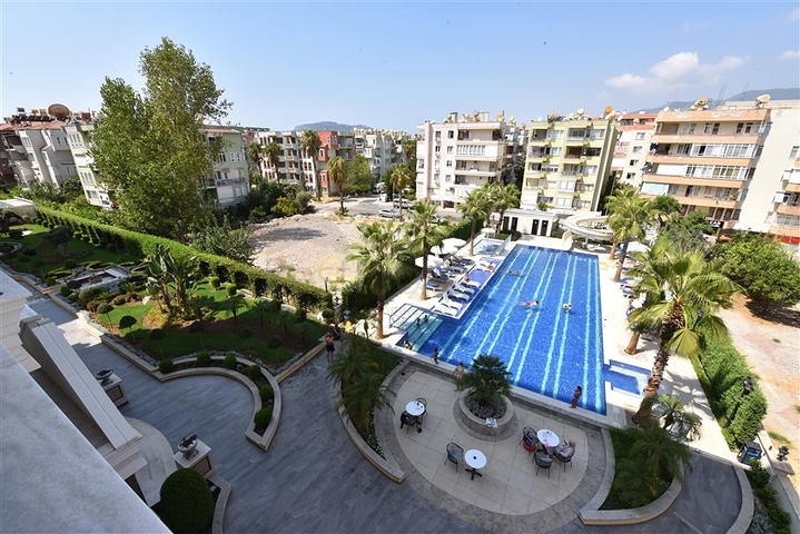 شقق على البحر في الانيا - مجمع بخدمات 5 نجوم - شقة 2 غرفة وصالة -مركز الانيا 