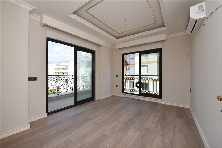 شقق على البحر في الانيا - مجمع بخدمات 5 نجوم - شقة 2 غرفة وصالة -مركز الانيا 