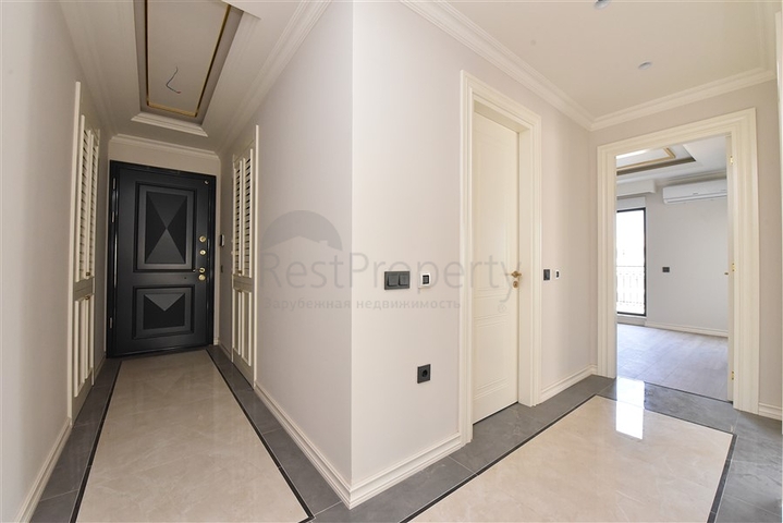 شقق على البحر في الانيا - مجمع بخدمات 5 نجوم - شقة 2 غرفة وصالة -مركز الانيا 