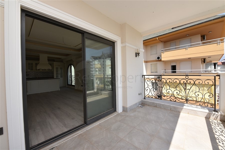 شقق على البحر في الانيا - مجمع بخدمات 5 نجوم - شقة 2 غرفة وصالة -مركز الانيا 