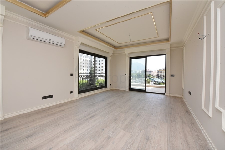 شقق على البحر في الانيا - مجمع بخدمات 5 نجوم - شقة 2 غرفة وصالة -مركز الانيا 