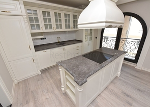 شقق على البحر في الانيا - مجمع بخدمات 5 نجوم - شقة 2 غرفة وصالة -مركز الانيا 