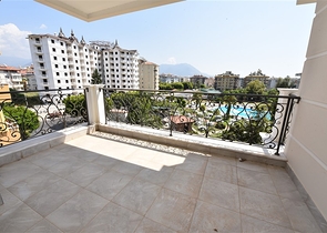 شقق على البحر في الانيا - مجمع بخدمات 5 نجوم - شقة 2 غرفة وصالة -مركز الانيا 