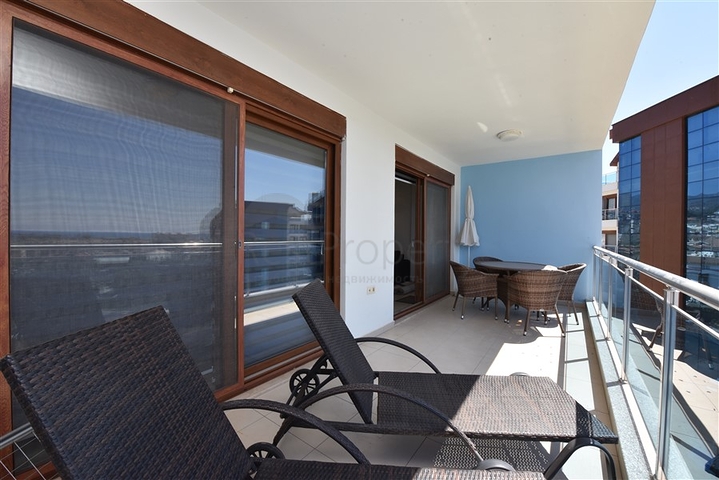 شقق اطلالة بحر في جكجلي - تصميم غرفة وصالة -مجمع 5 نجوم -الانيا 