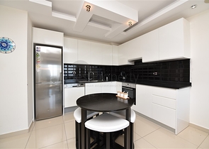 شقق اطلالة بحر في جكجلي - تصميم غرفة وصالة -مجمع 5 نجوم -الانيا 