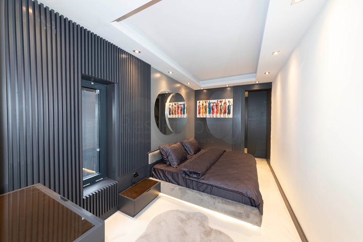 فلل للبيع في بودروم - فاخرة باطلالة بحر - 6 غرف وصالة .