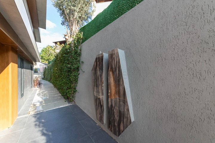 فلل للبيع في بودروم - فاخرة باطلالة بحر - 6 غرف وصالة .