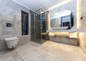 فلل للبيع في بودروم - فاخرة باطلالة بحر - 6 غرف وصالة .